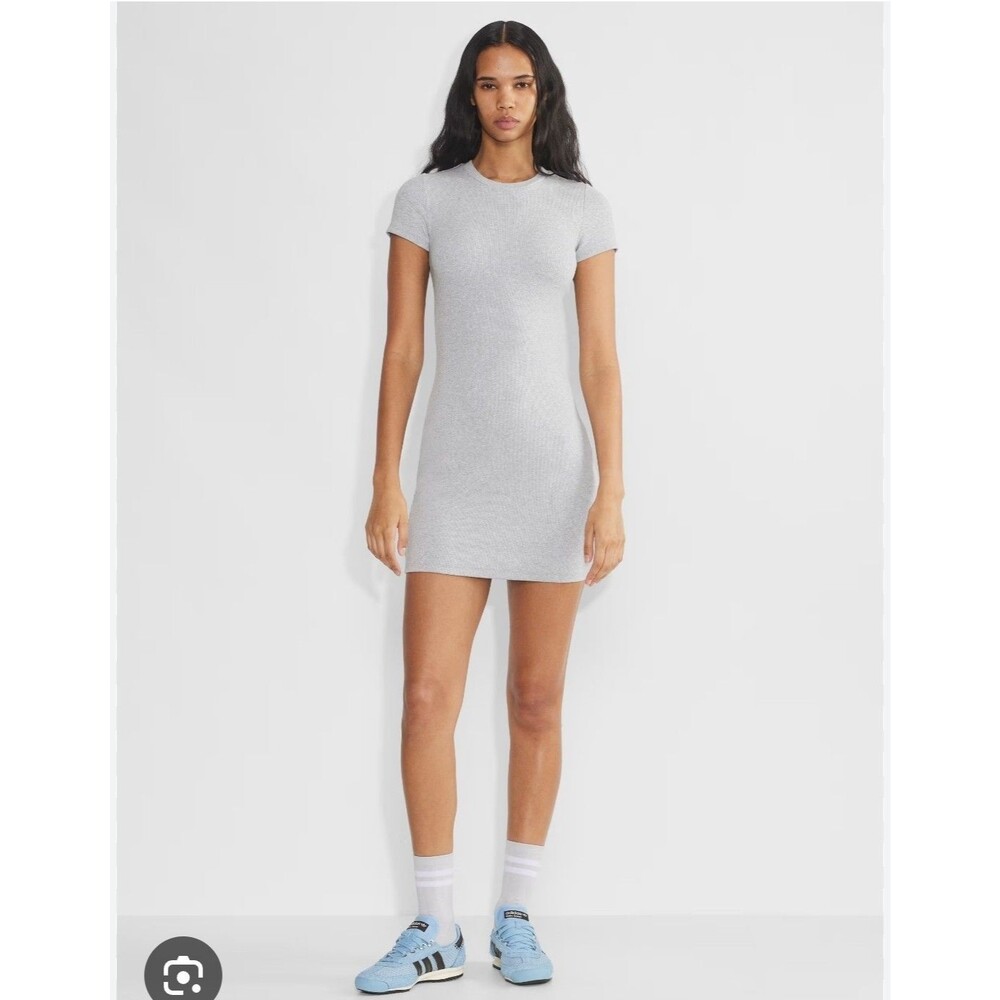 Aritzia Wilfred Free Short-Sleeve Crewneck Bodycon Dress Heather Grey Size M